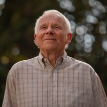 immagine che ritrae un signore anziano iscritto a altuofianco